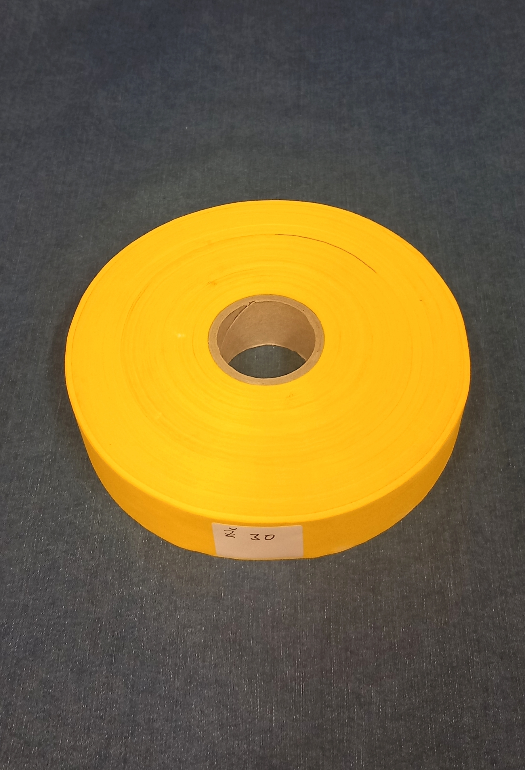 Žlutý 30 mm